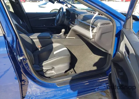 2025 Toyota Camry Se z USA, uszkodzony, nr VIN 4T1DAACK3SU041702